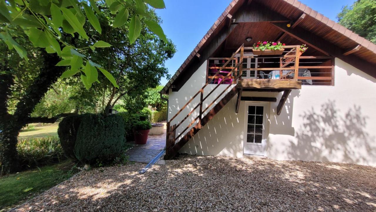 Bed and Breakfast Les Riflets Conches-en-Ouche Exterior foto